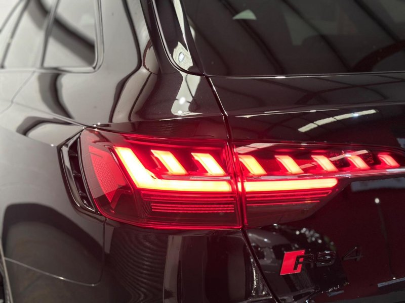 AUDI RS4