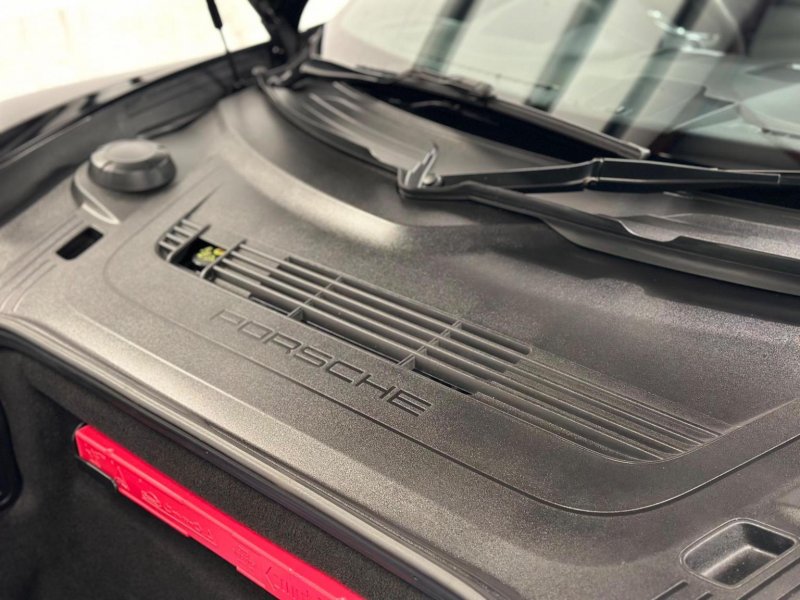 PORSCHE CAYMAN